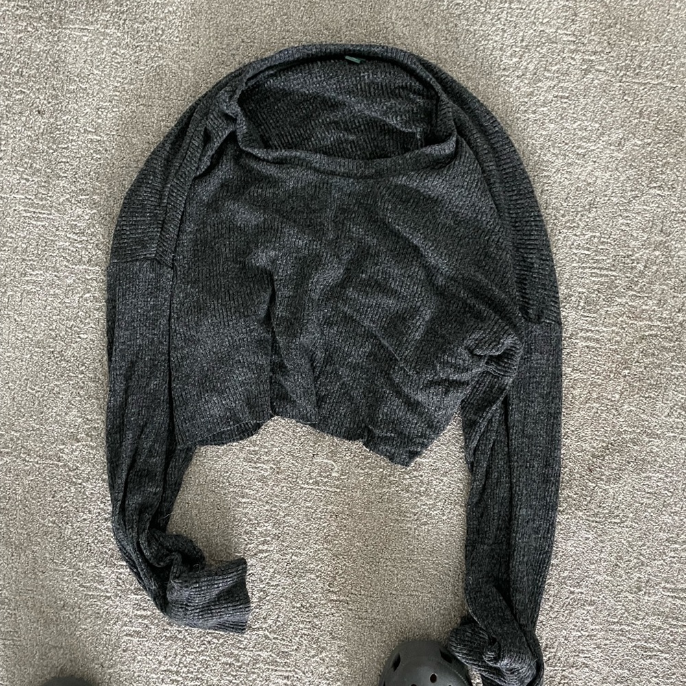 Long sleeve crop